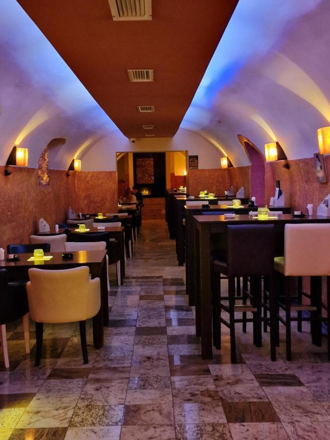 Fantastico Exlcusive Hotel Senta Exterior photo